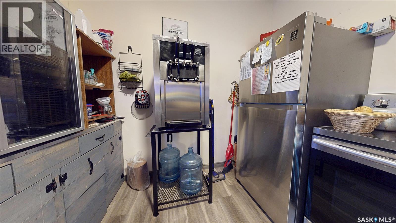 929 Railway Avenue Property Photo 33