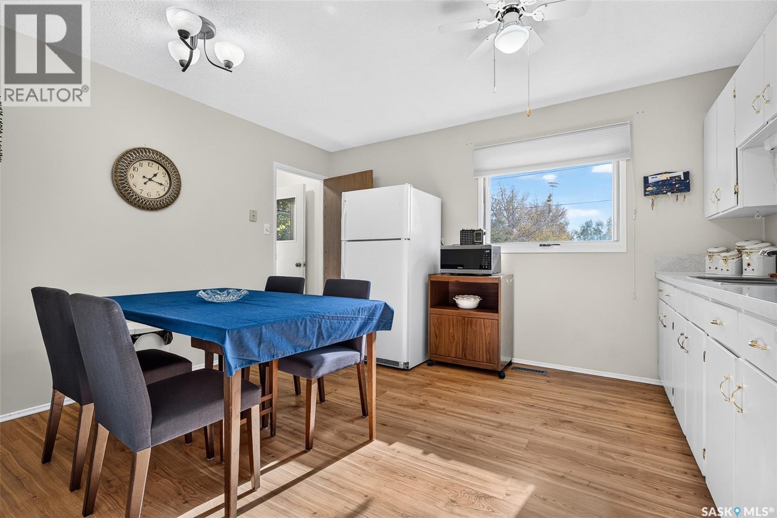955 Holdsworth Crescent Property Photo 15