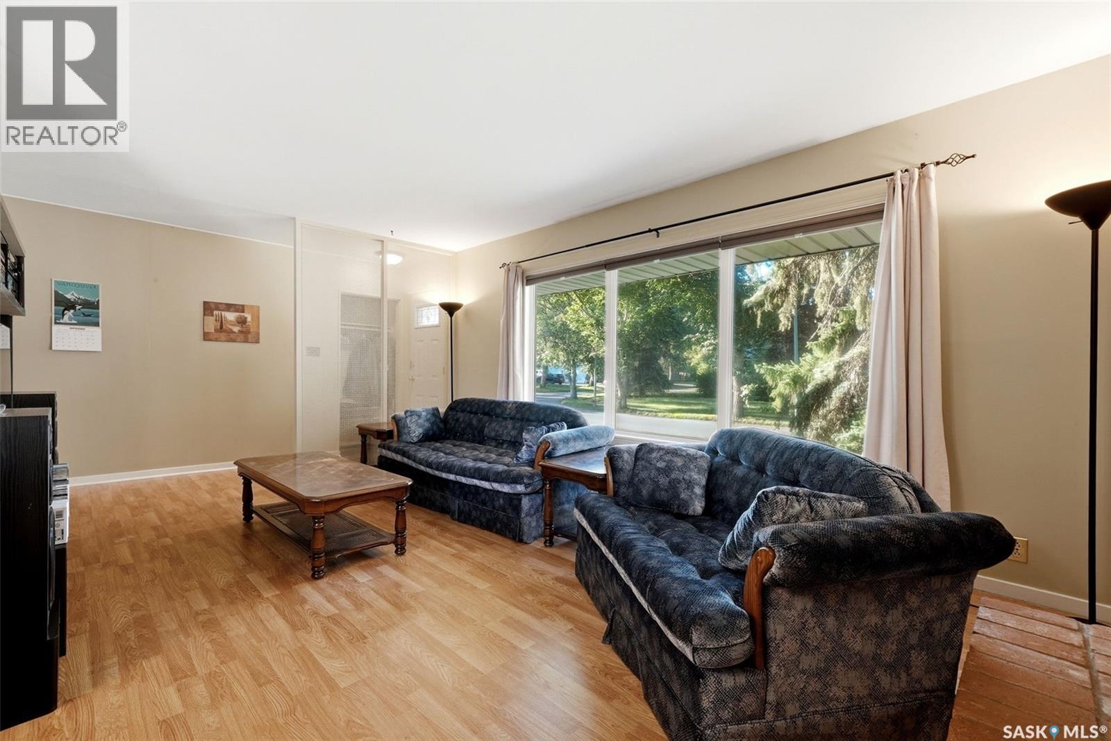 69 Darke Crescent Property Photo 6