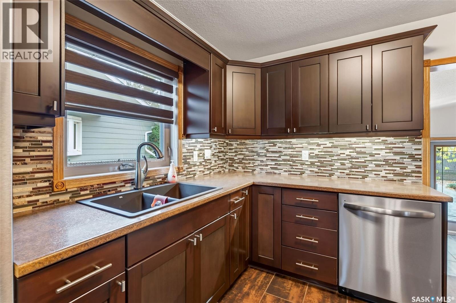 718 Golburn Crescent Property Photo 10