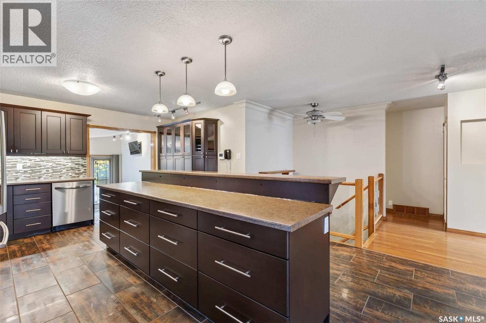 718 Golburn Crescent Property Photo 11
