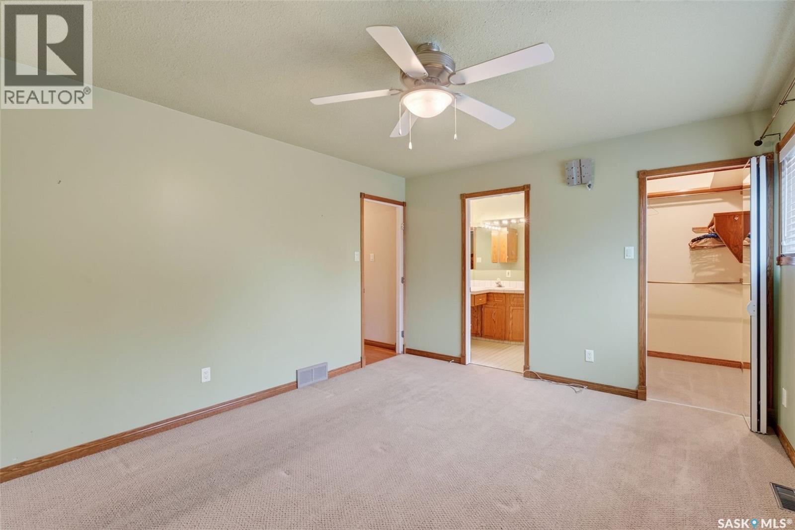 718 Golburn Crescent Property Photo 28