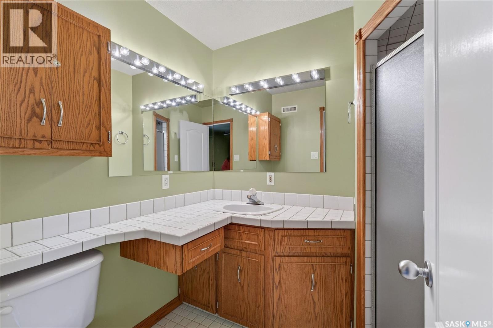 718 Golburn Crescent Property Photo 29
