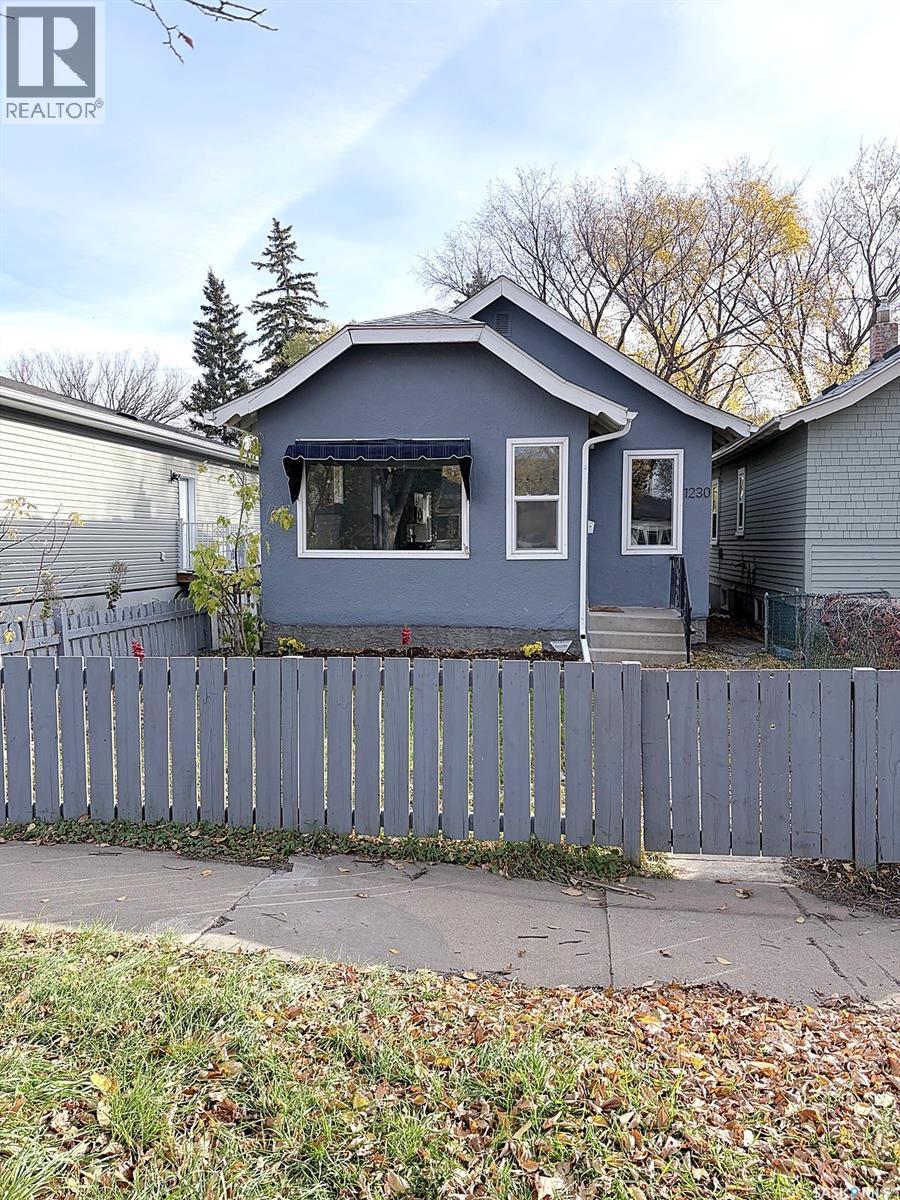 1230 E AVENUE N Property Photo 1