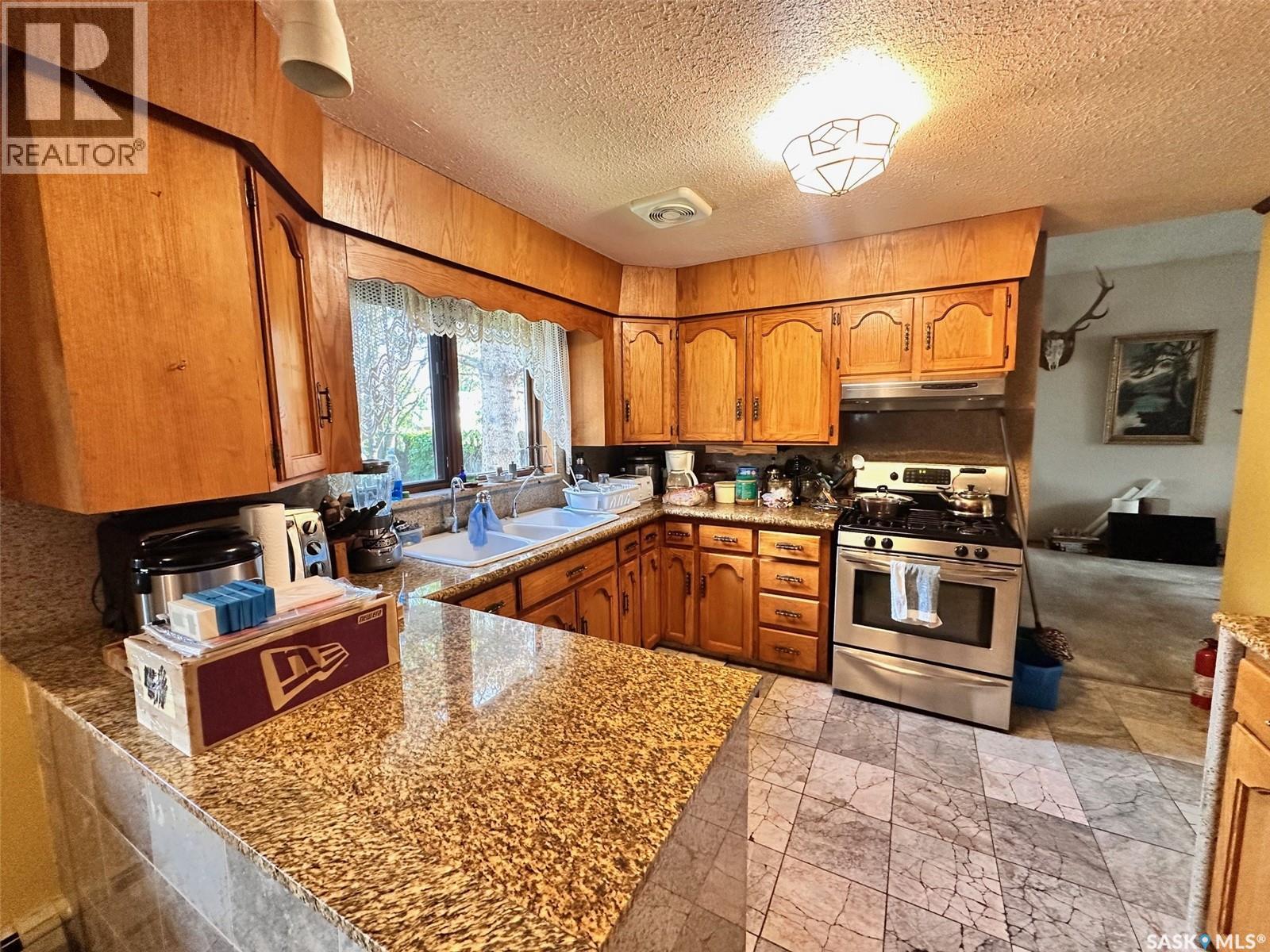 209 5th Avenue E Property Photo 2