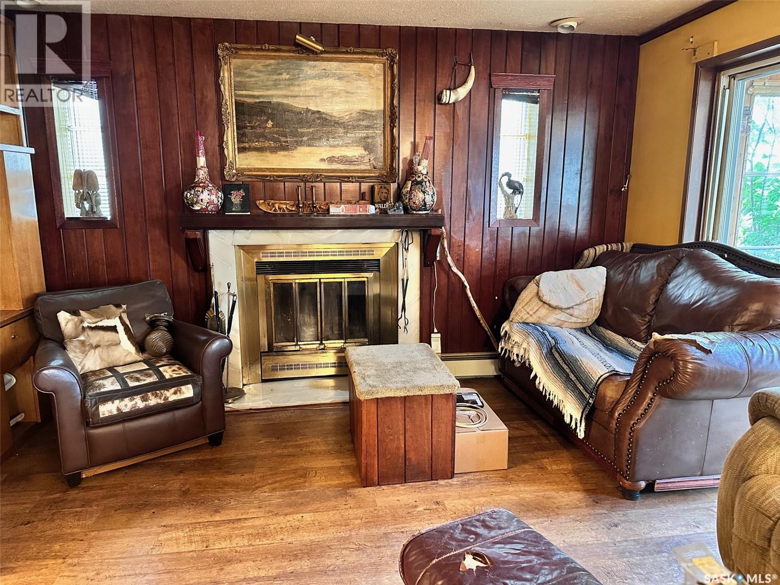209 5th Avenue E Property Photo 5