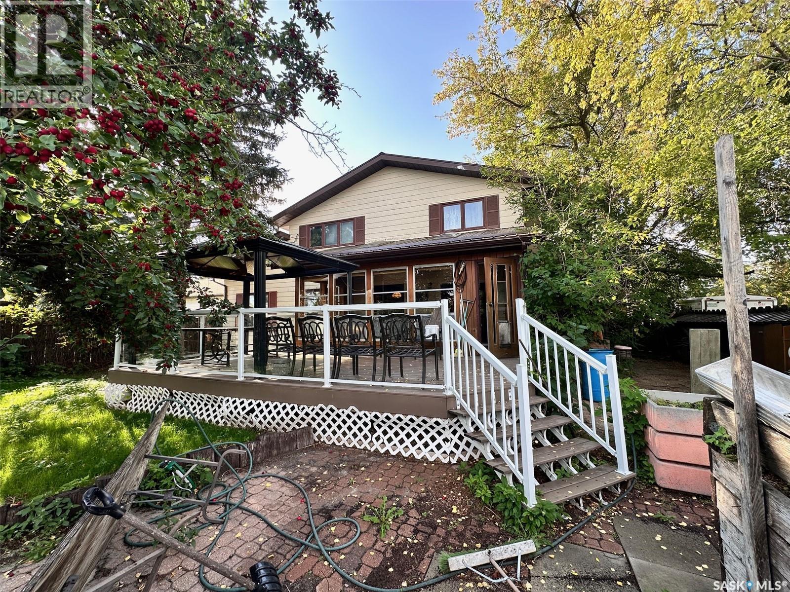 209 5th Avenue E Property Photo 15
