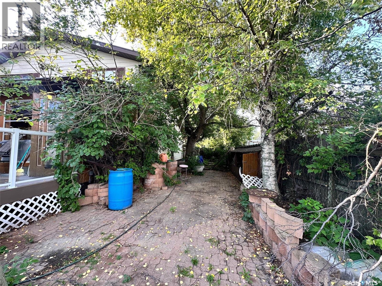 209 5th Avenue E Property Photo 16