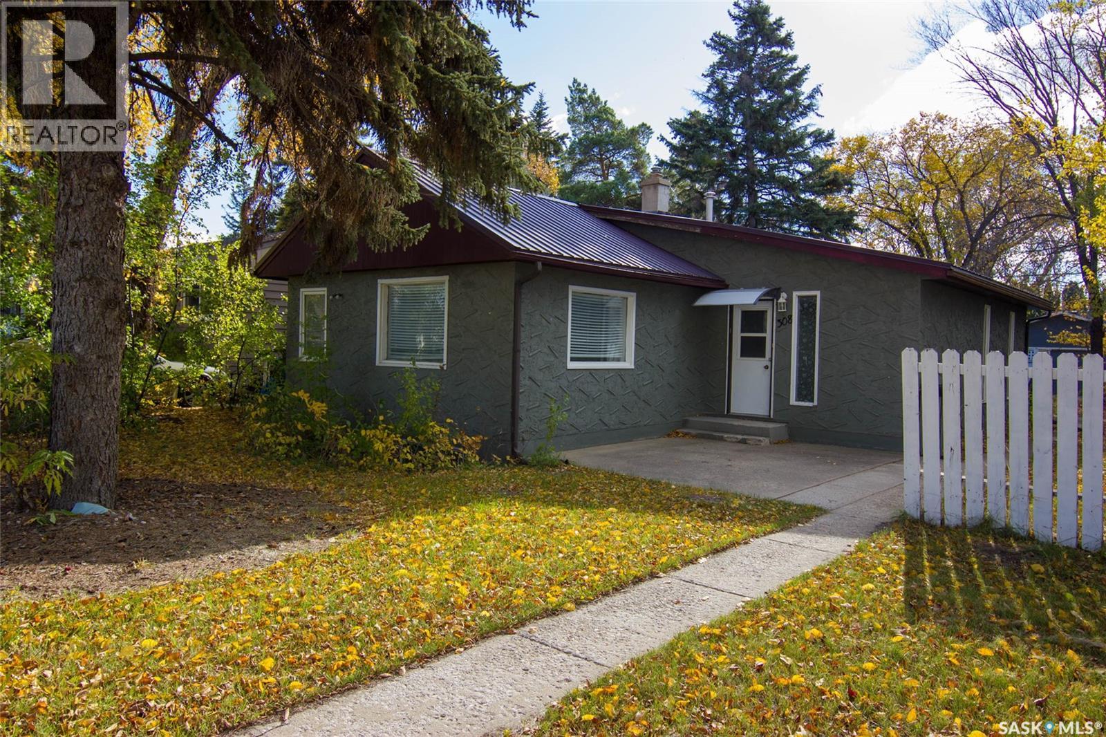 308 Hilliard Street E Property Photo 1