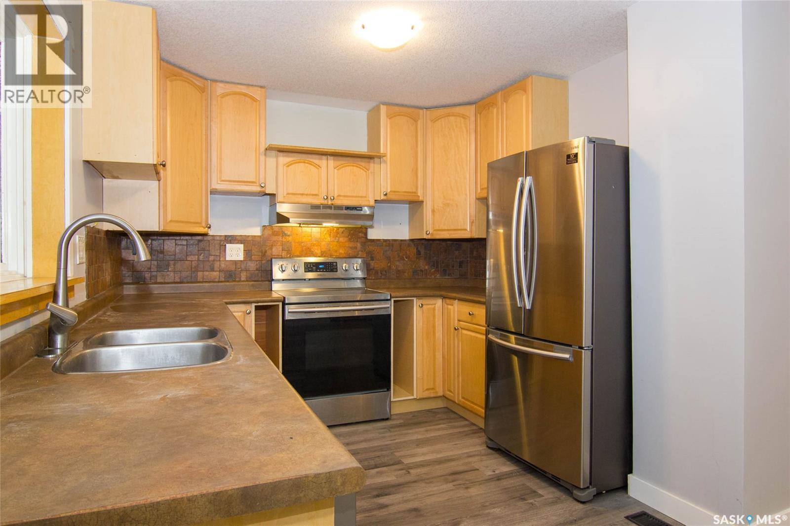 308 Hilliard Street E Property Photo 3