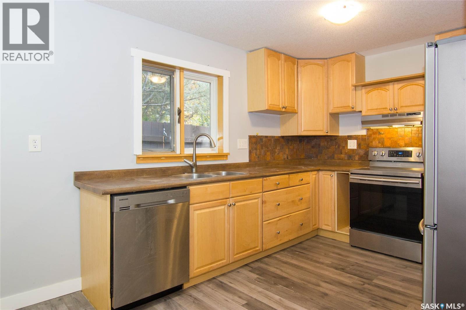 308 Hilliard Street E Property Photo 5