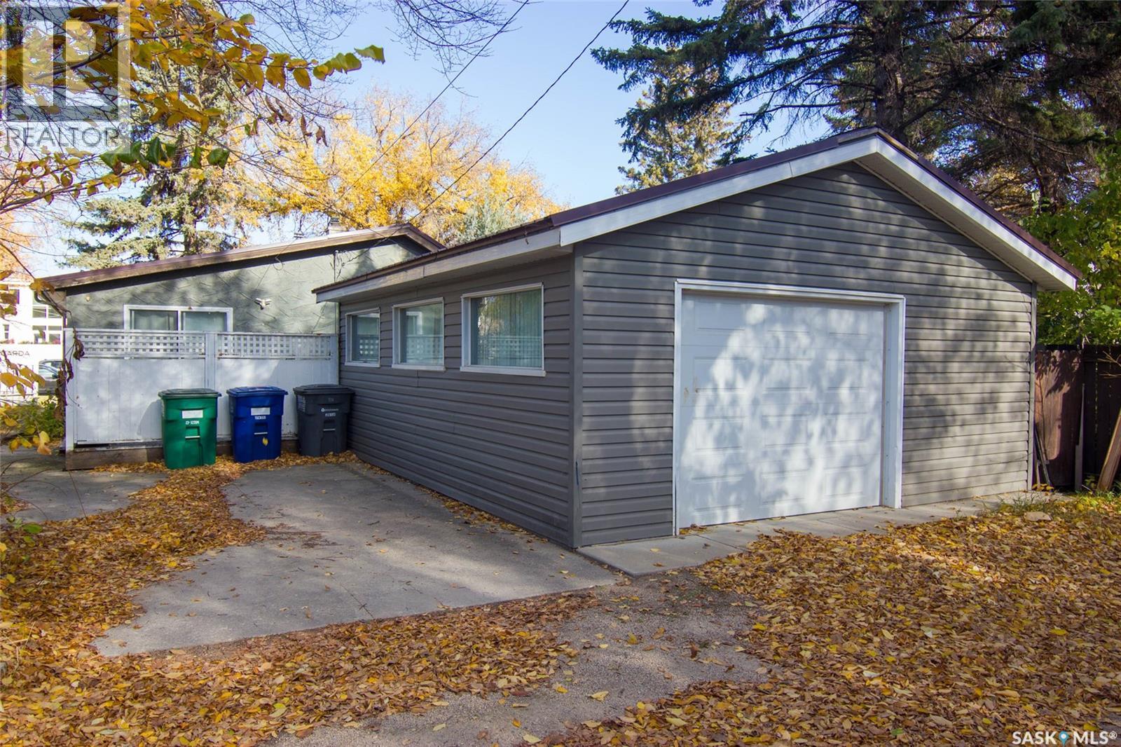 308 Hilliard Street E Property Photo 31