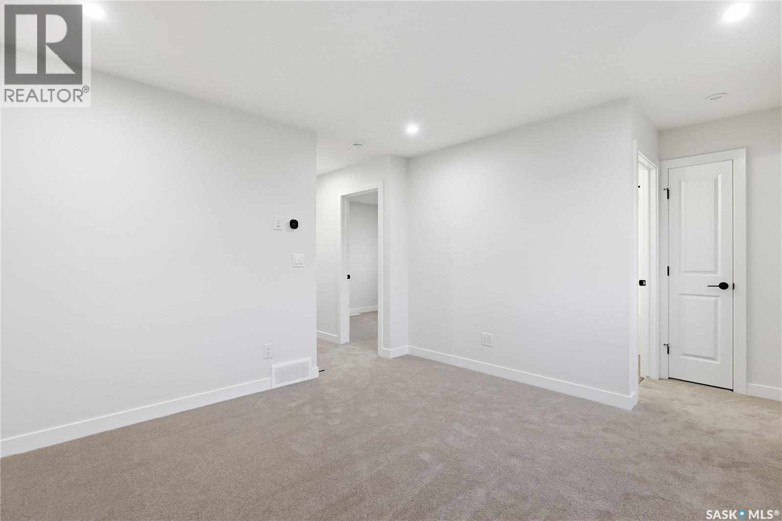 141 Emma Crescent Property Photo 20