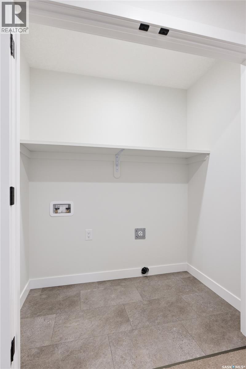 141 Emma Crescent Property Photo 24