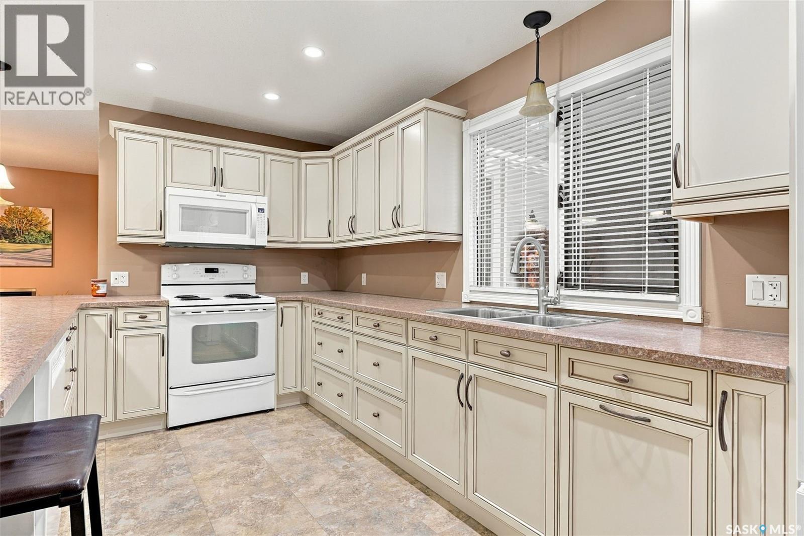 307 Broadway Street Property Photo 11