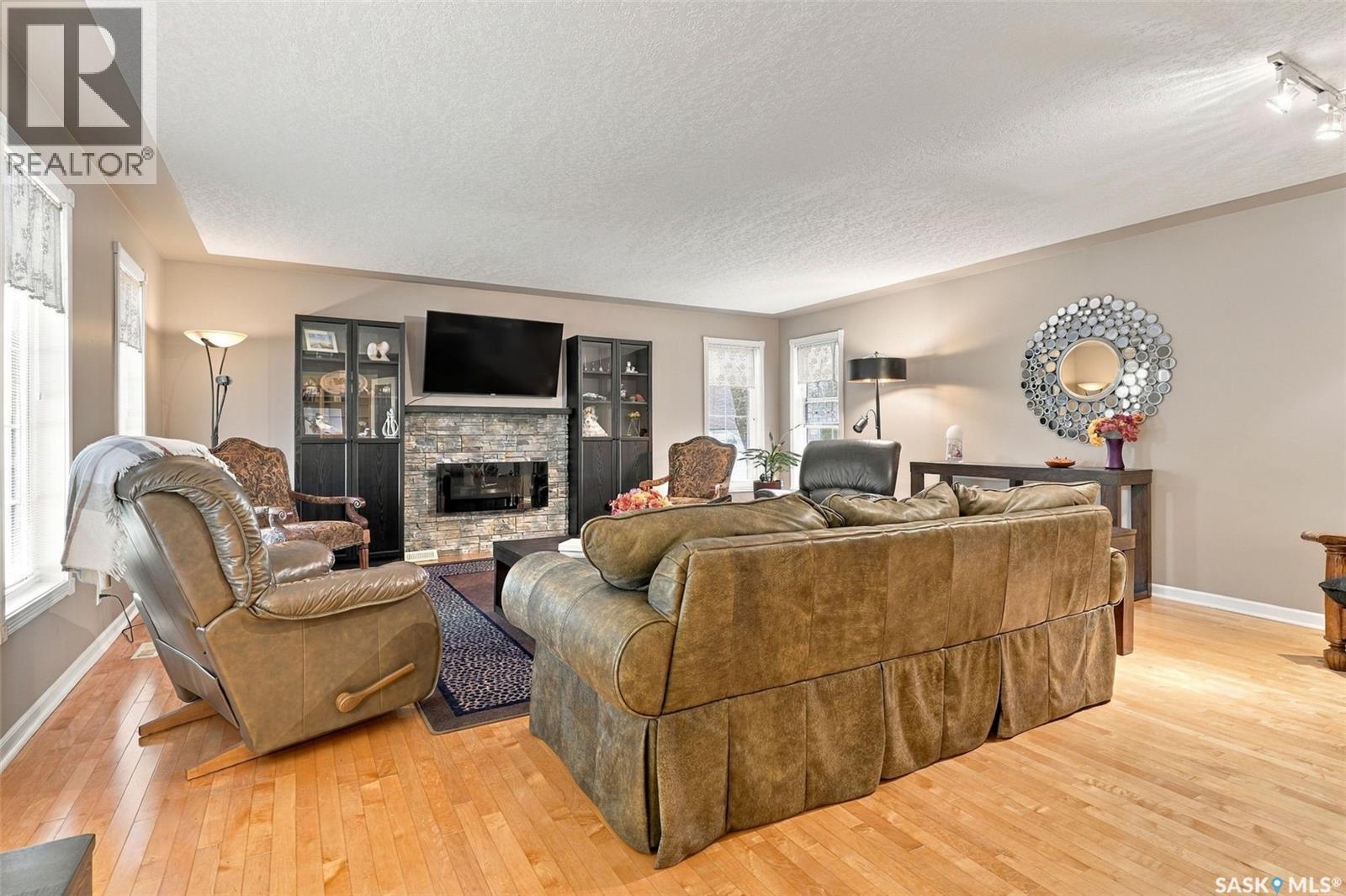 307 Broadway Street Property Photo 16