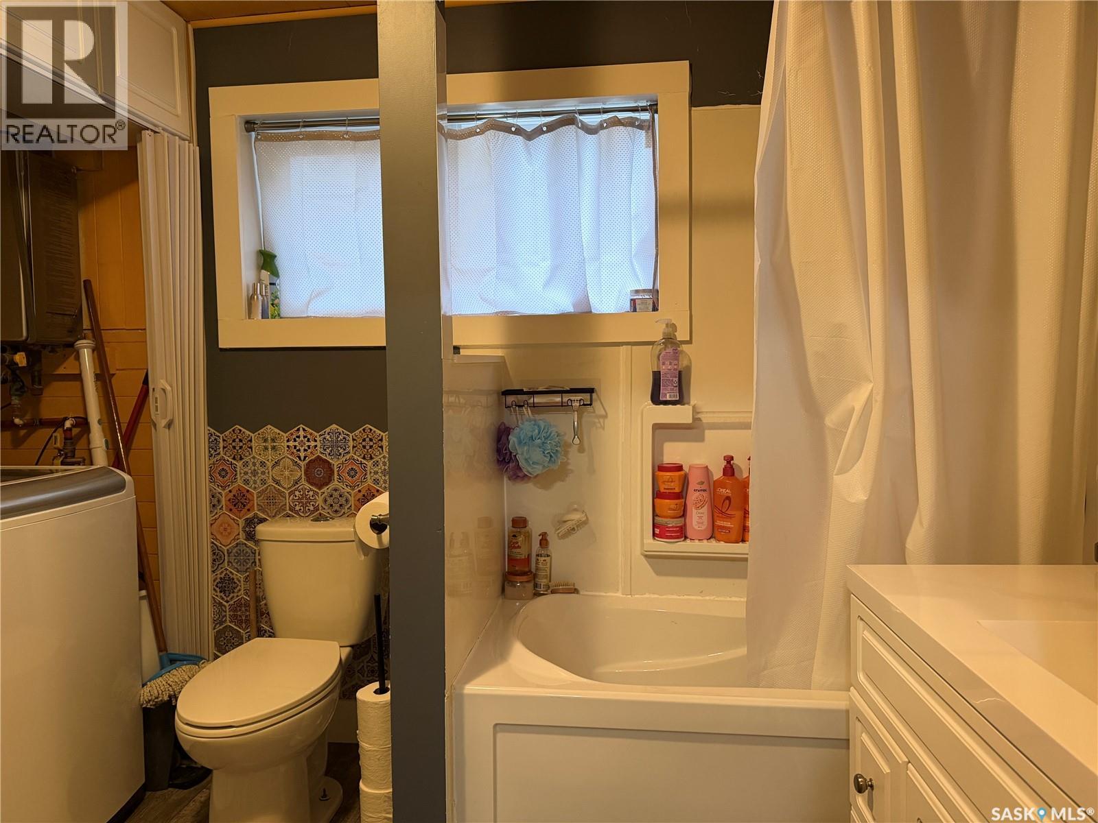 308 2nd Street E Property Photo 13