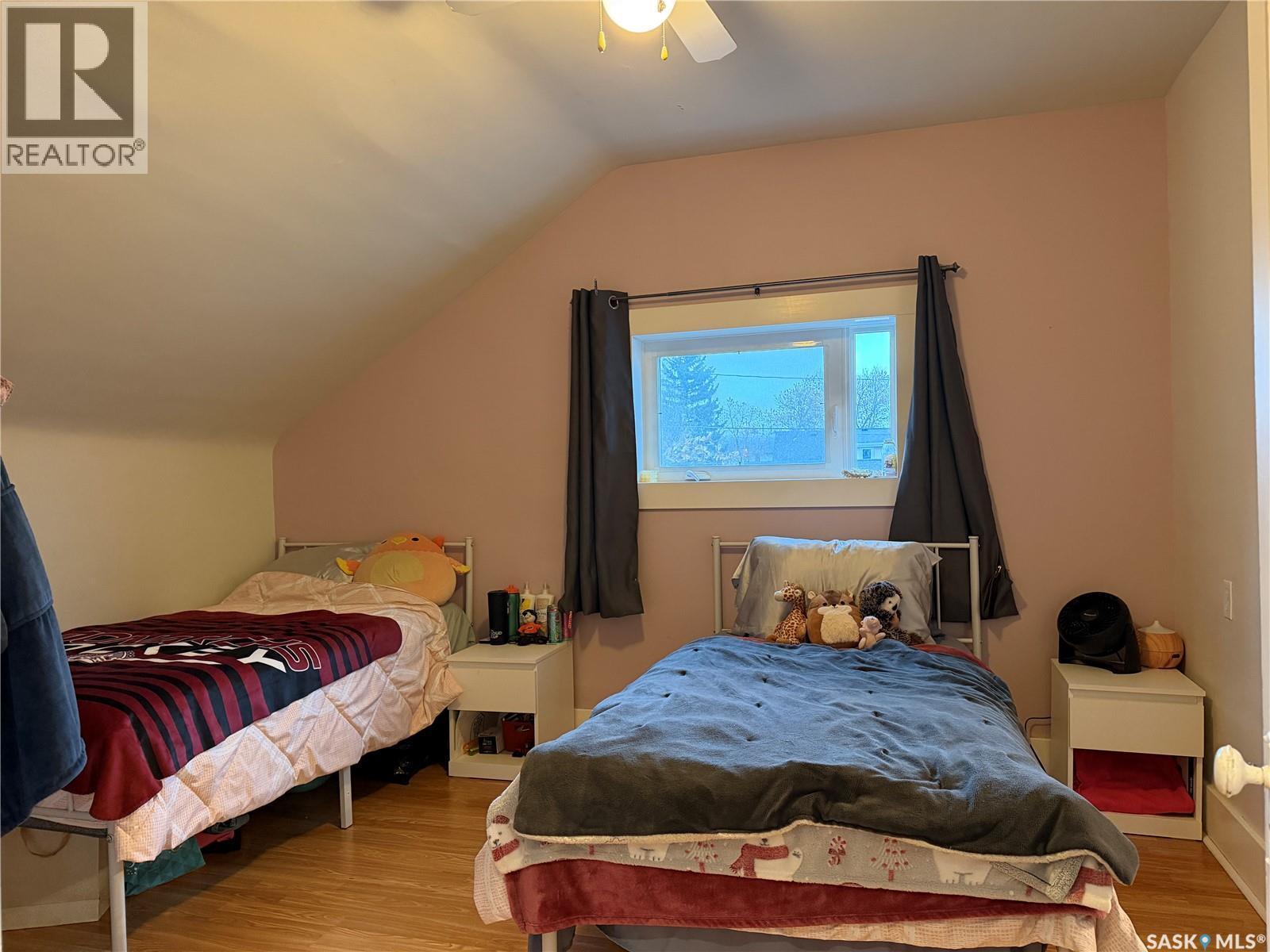308 2nd Street E Property Photo 18