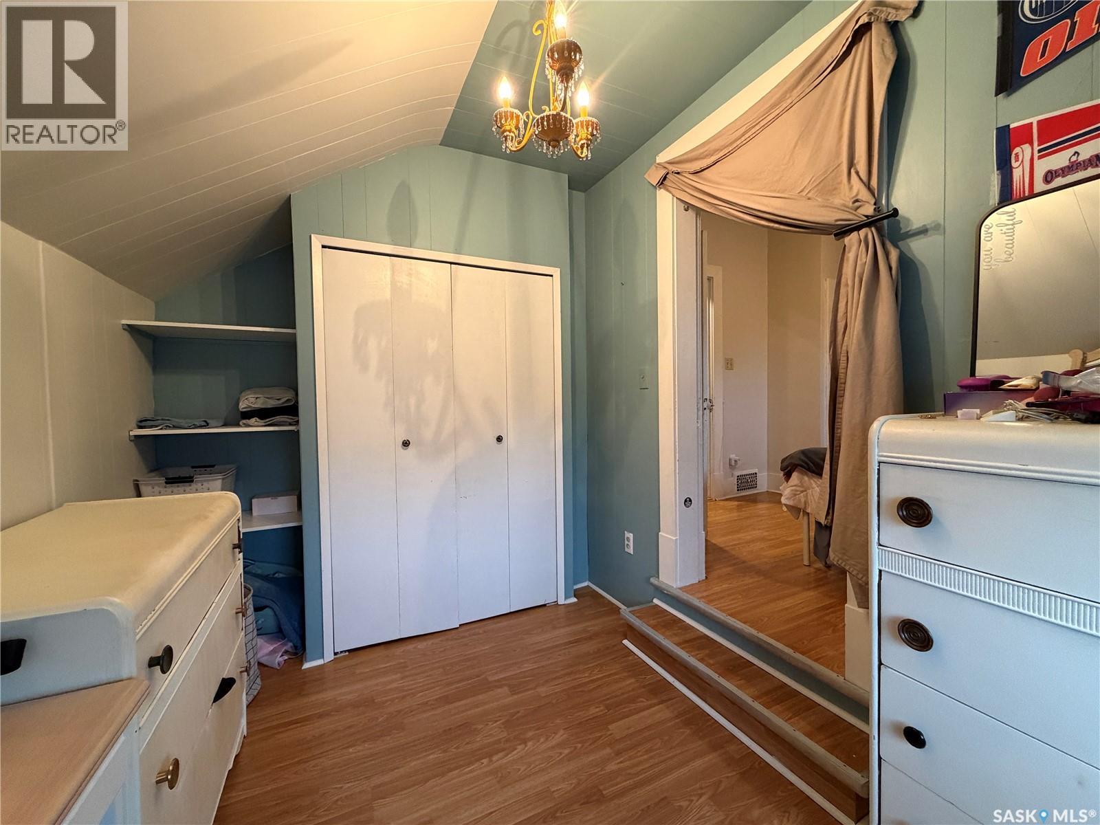 308 2nd Street E Property Photo 20