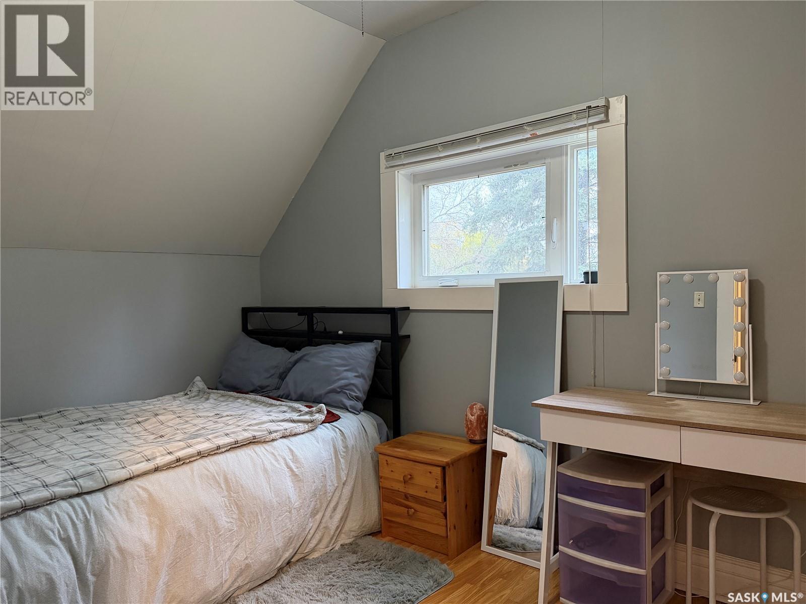 308 2nd Street E Property Photo 21