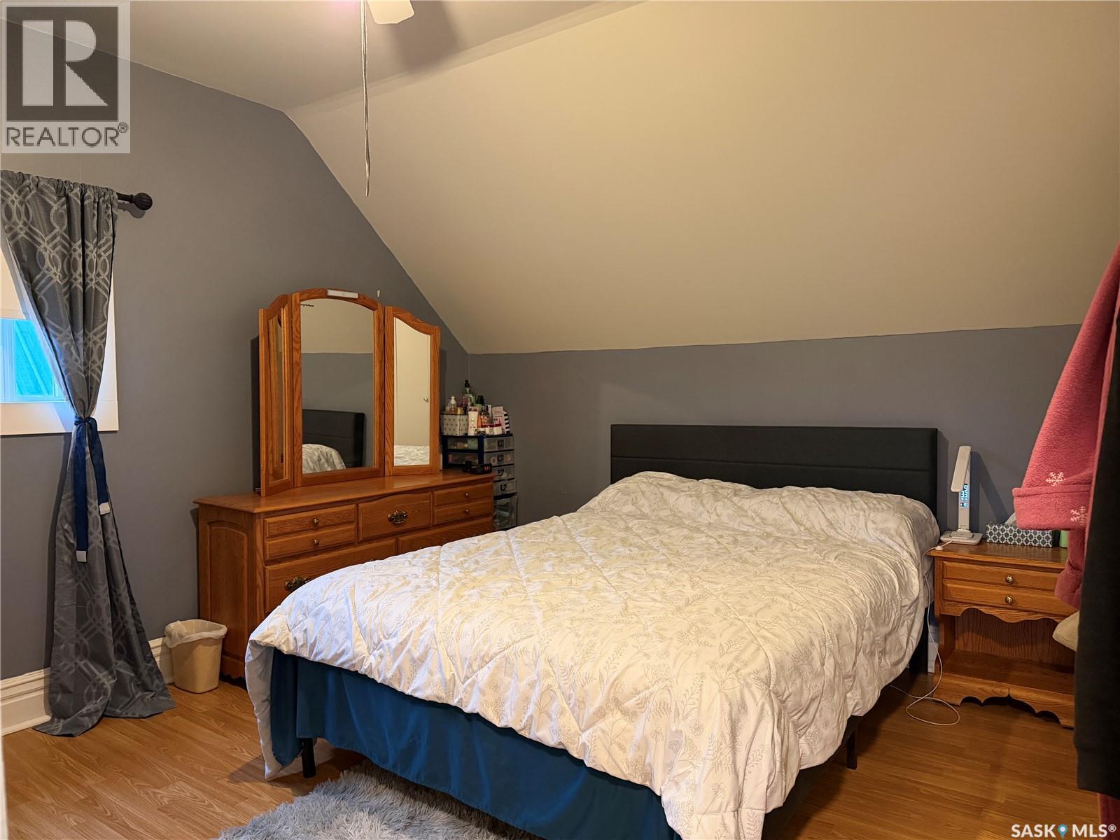 308 2nd Street E Property Photo 22