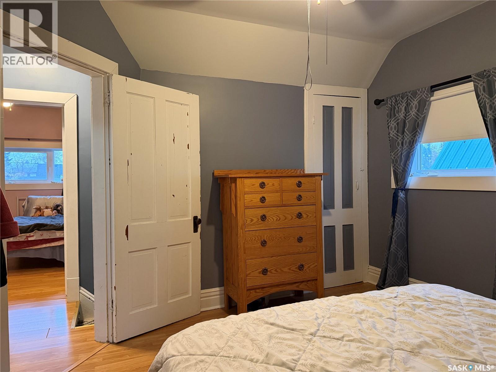 308 2nd Street E Property Photo 23