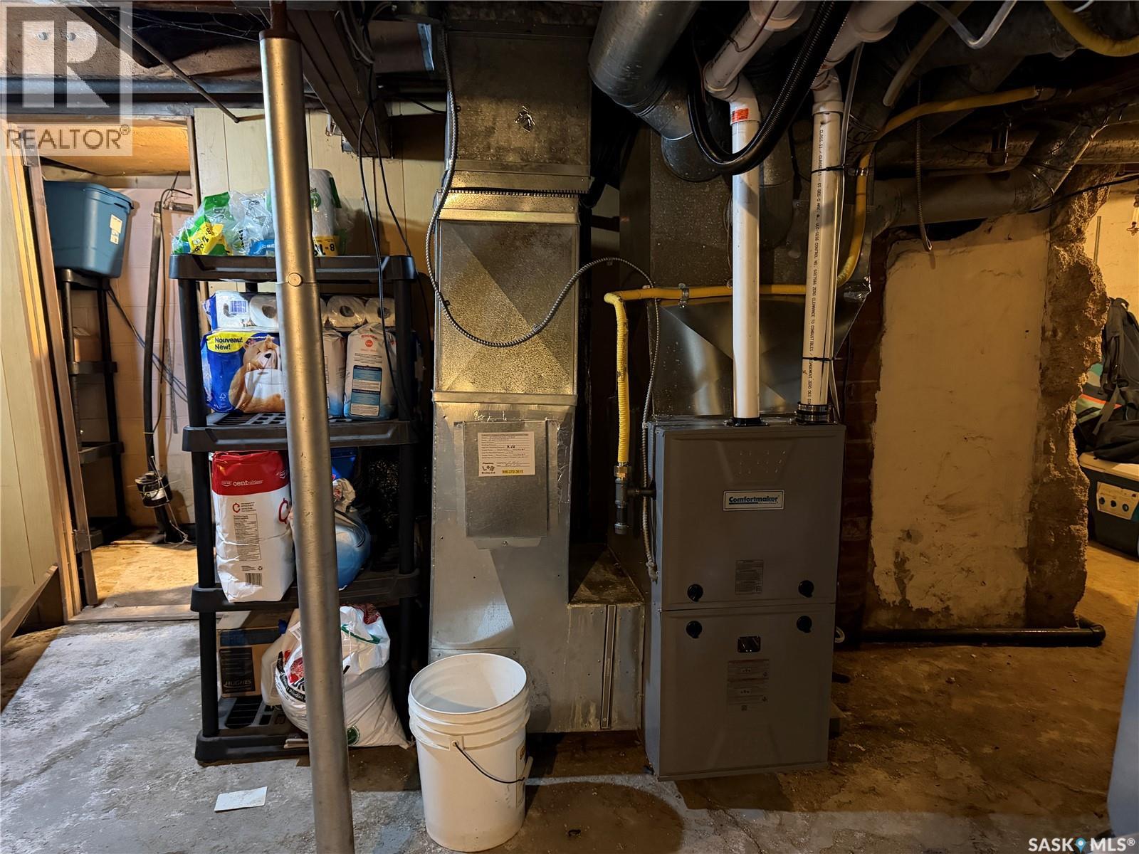 308 2nd Street E Property Photo 24