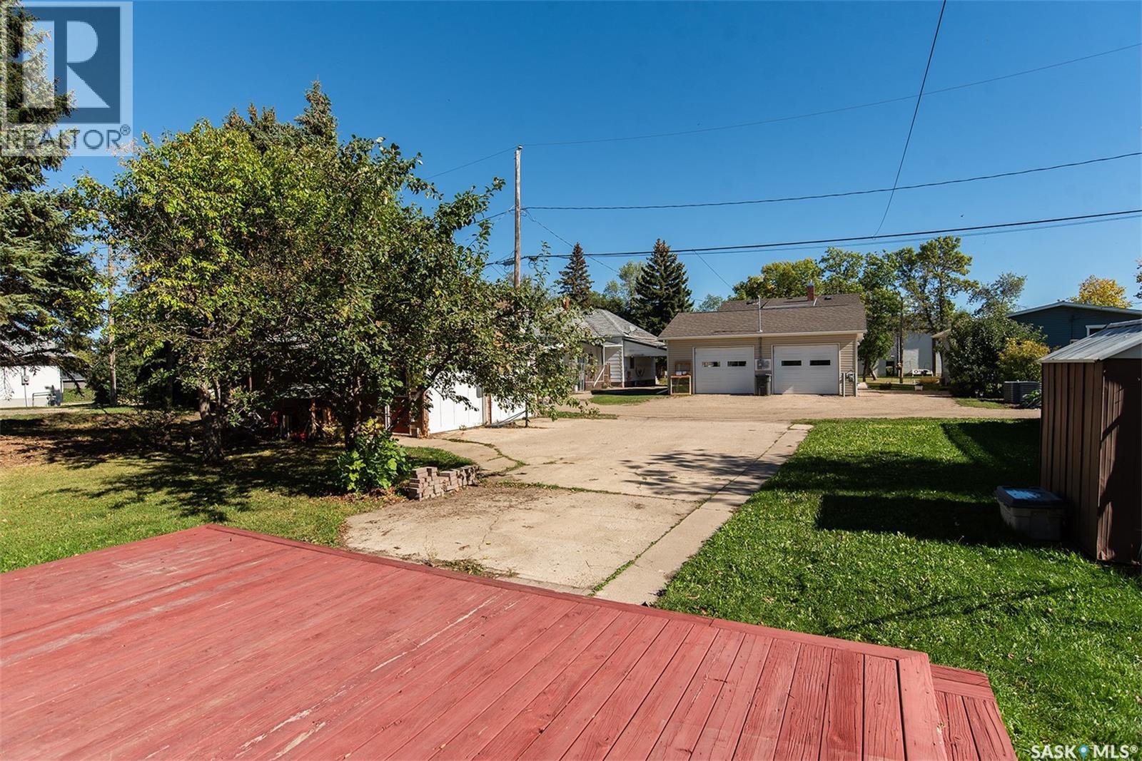 308 2nd Street E Property Photo 34
