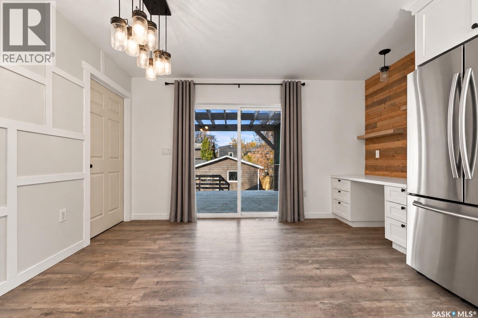 323 1st Street E Property Photo 8