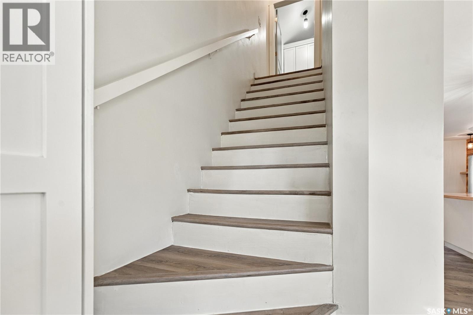 323 1st Street E Property Photo 12