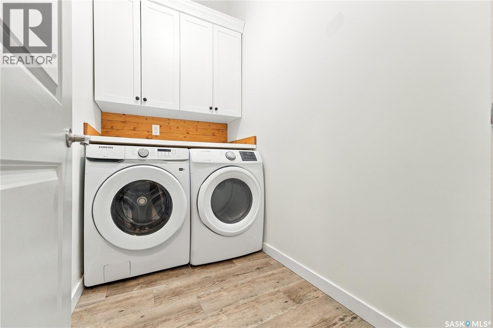 323 1st Street E Property Photo 20