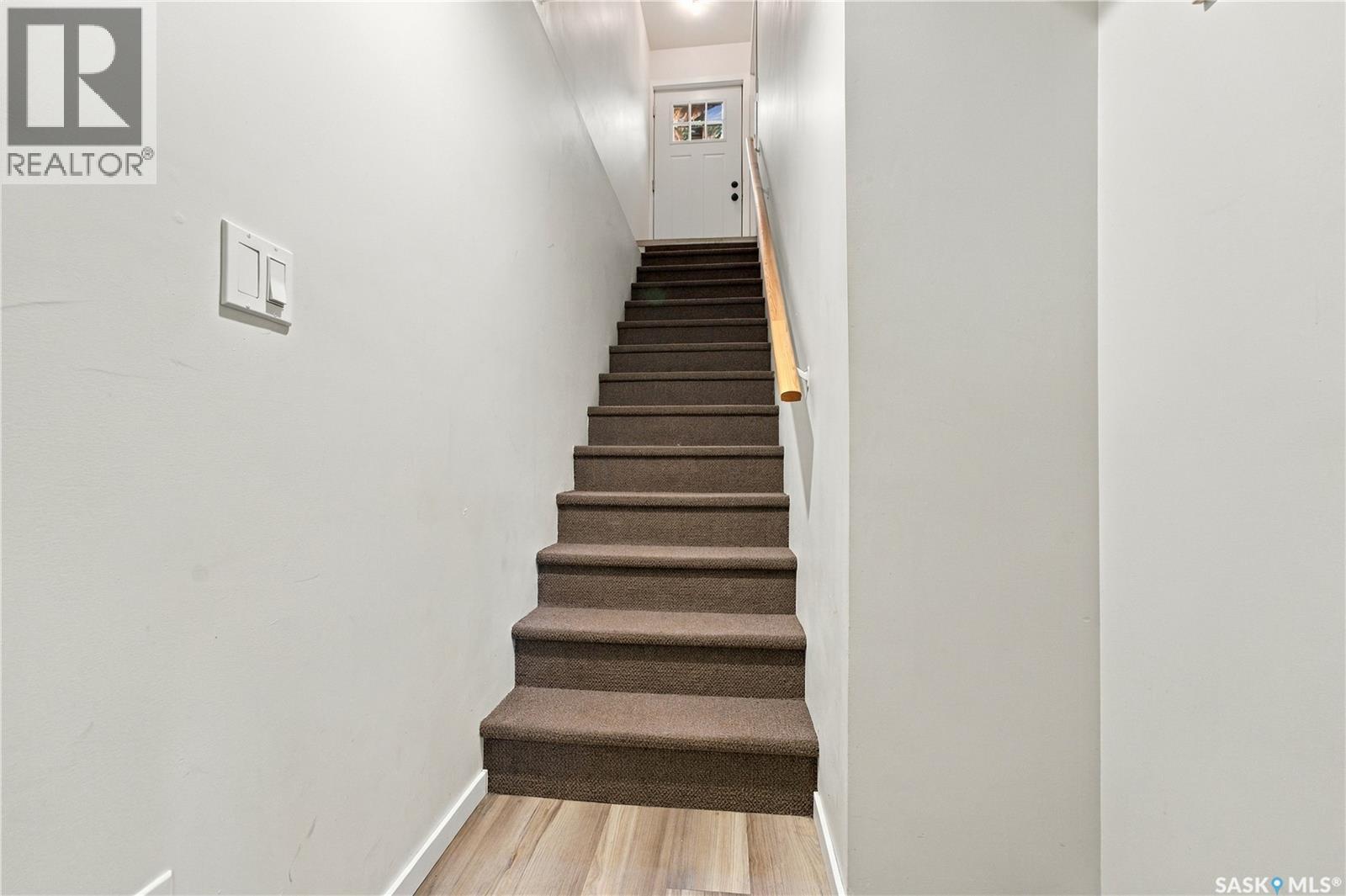 323 1st Street E Property Photo 24