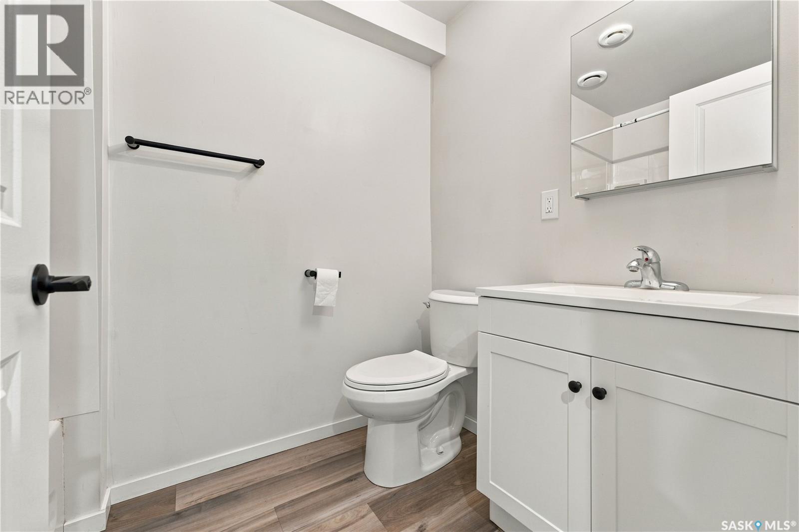 323 1st Street E Property Photo 29