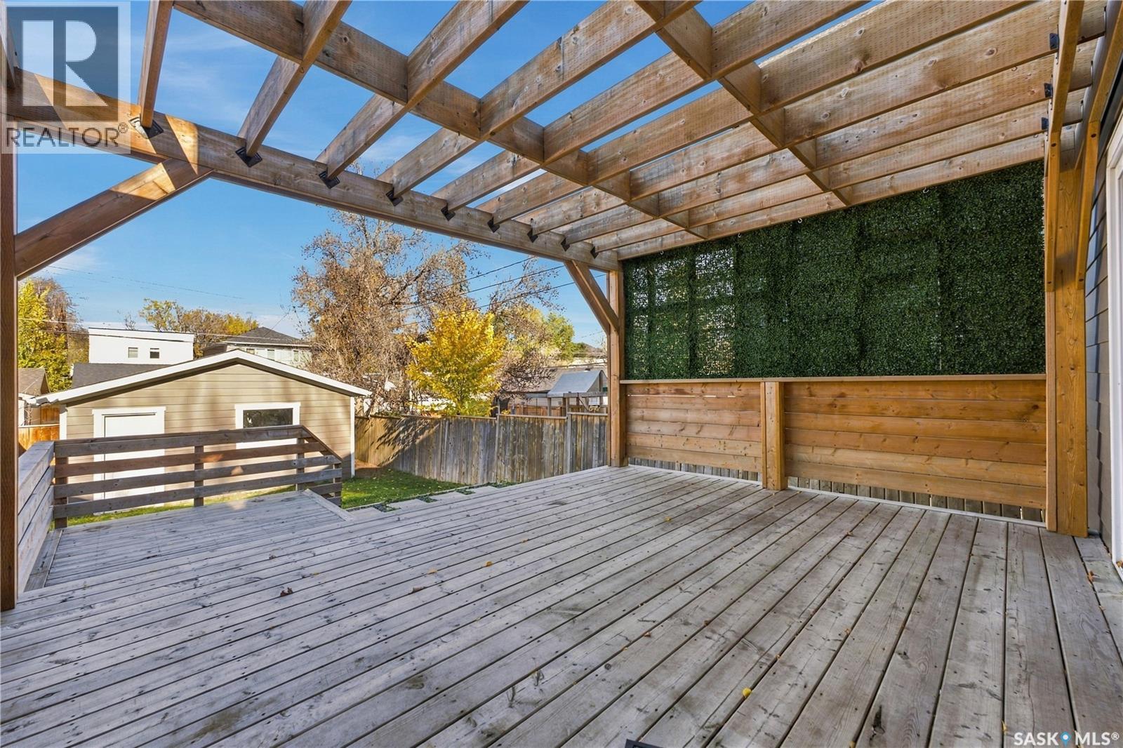 323 1st Street E Property Photo 36