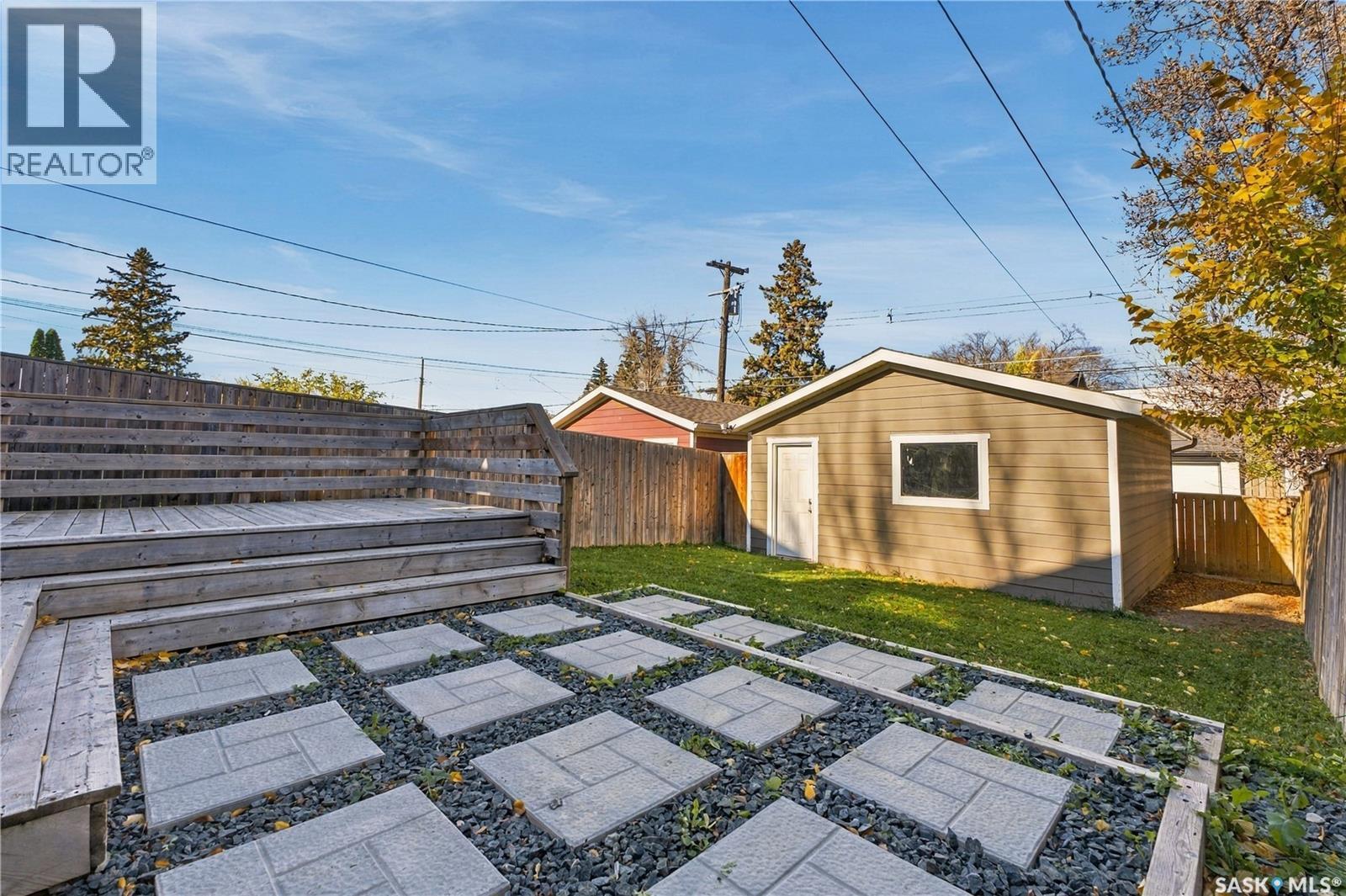 323 1st Street E Property Photo 44