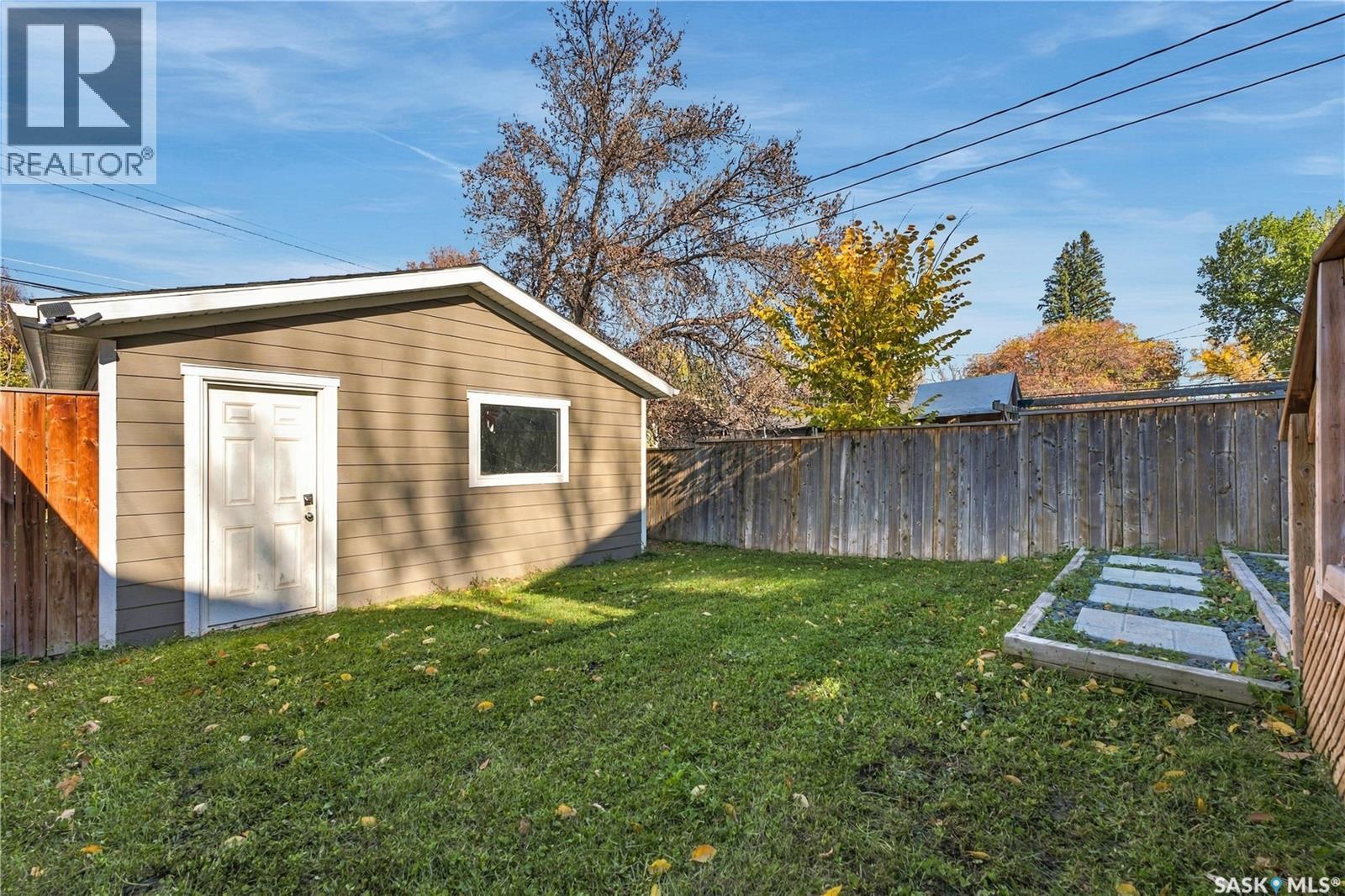323 1st Street E Property Photo 45