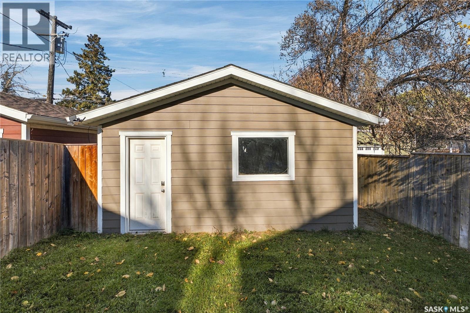 323 1st Street E Property Photo 46