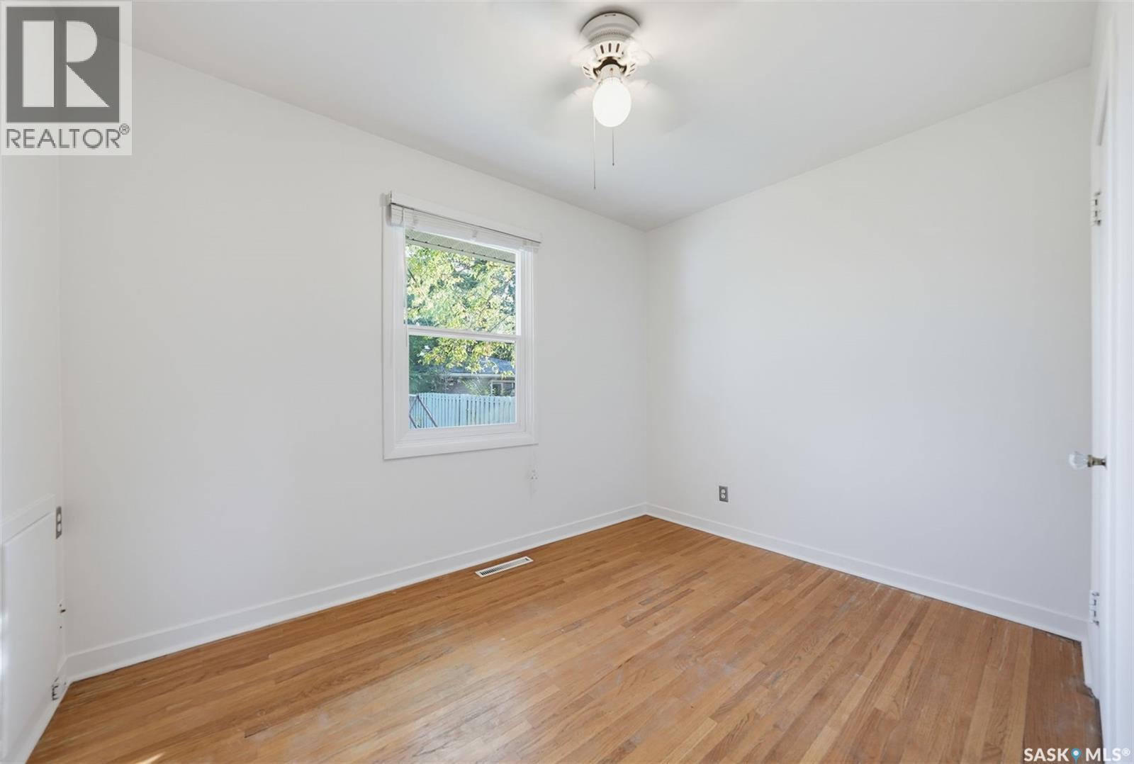 1405 Cumberland Avenue S Property Photo 12