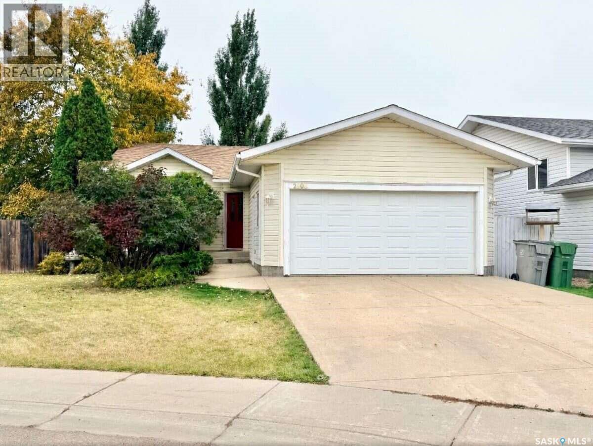 2606 42nd Avenue Property Photo 1