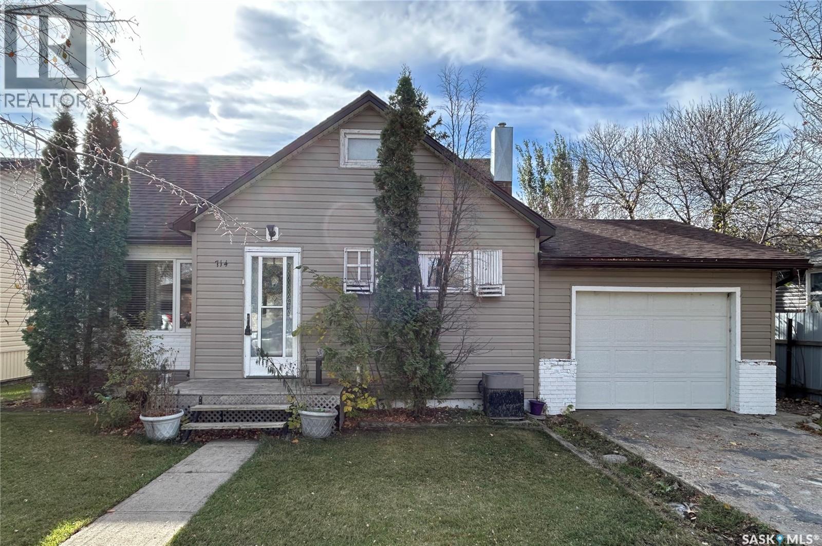 714 Carbon Avenue Property Photo 1