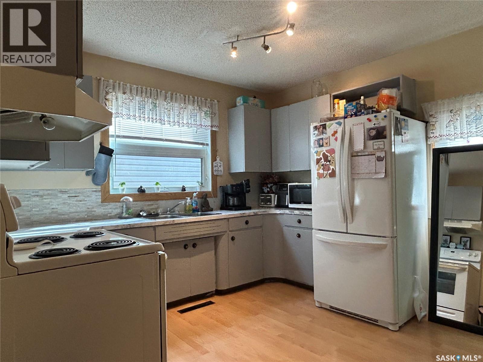 714 Carbon Avenue Property Photo 10