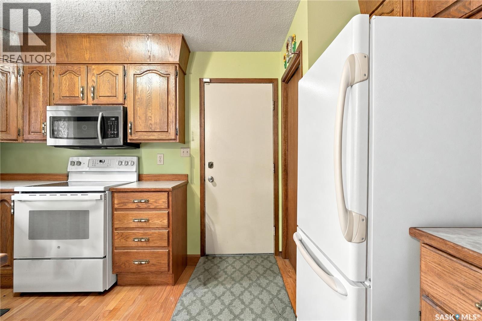 374 Thain Crescent Property Photo 13