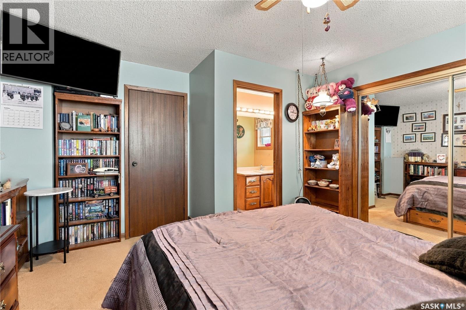 374 Thain Crescent Property Photo 24