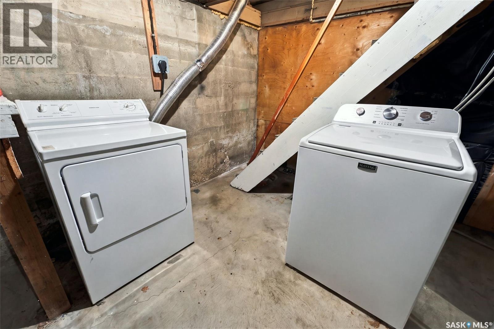 1116 12th Street E Property Photo 12