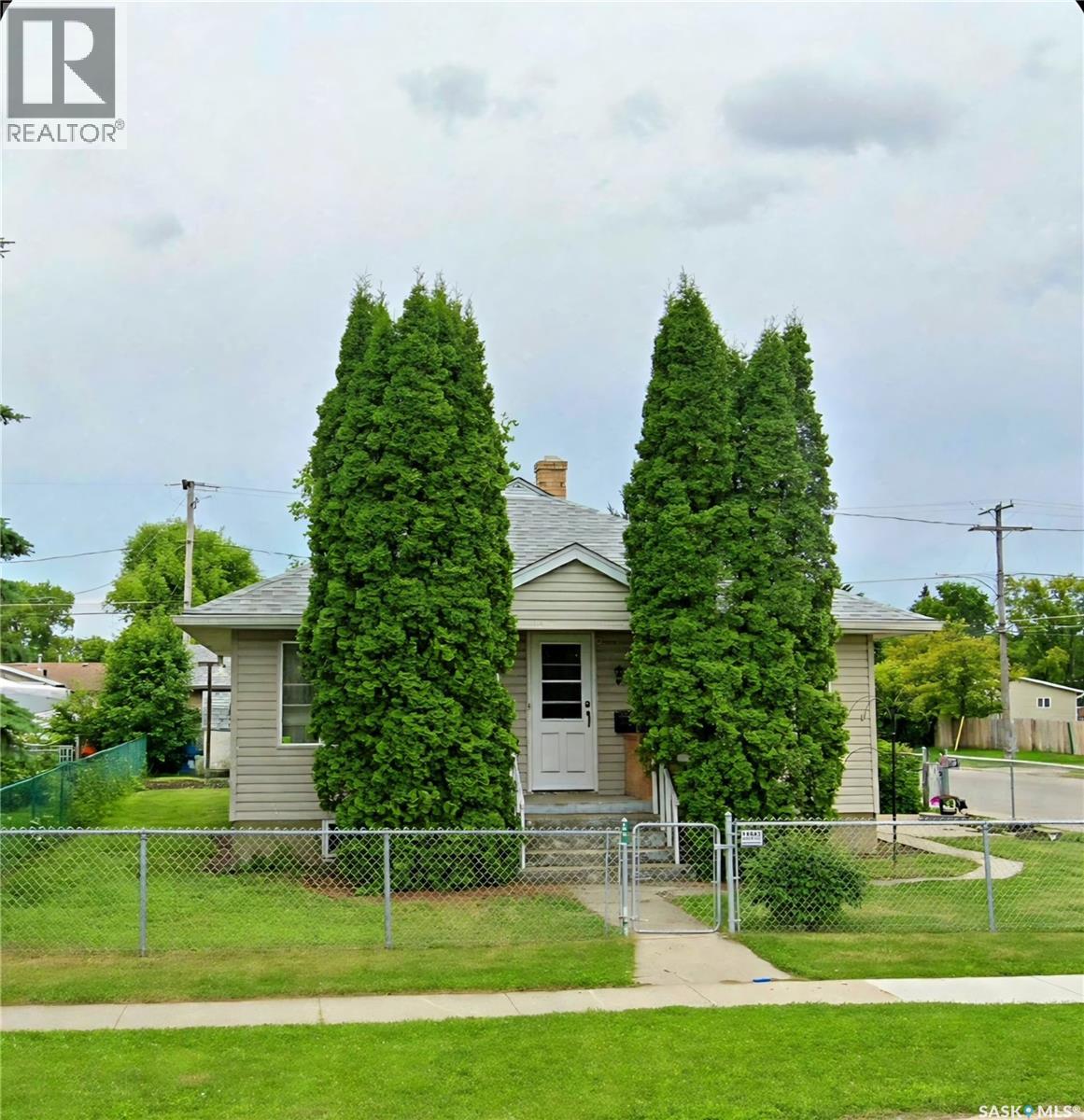 805 4th STREET E Property Photo 1