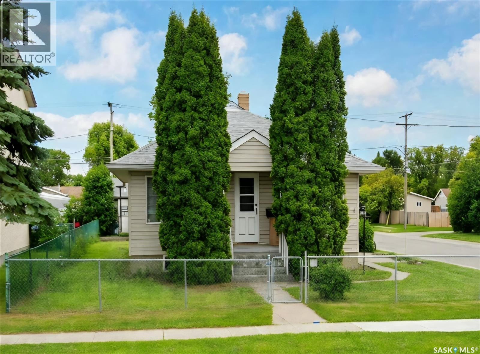 805 4th STREET E Property Photo 1