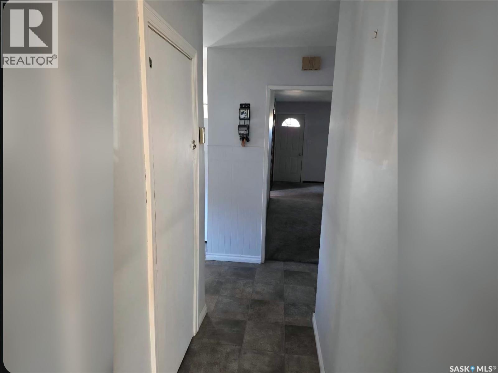 805 4th Street E Property Photo 6