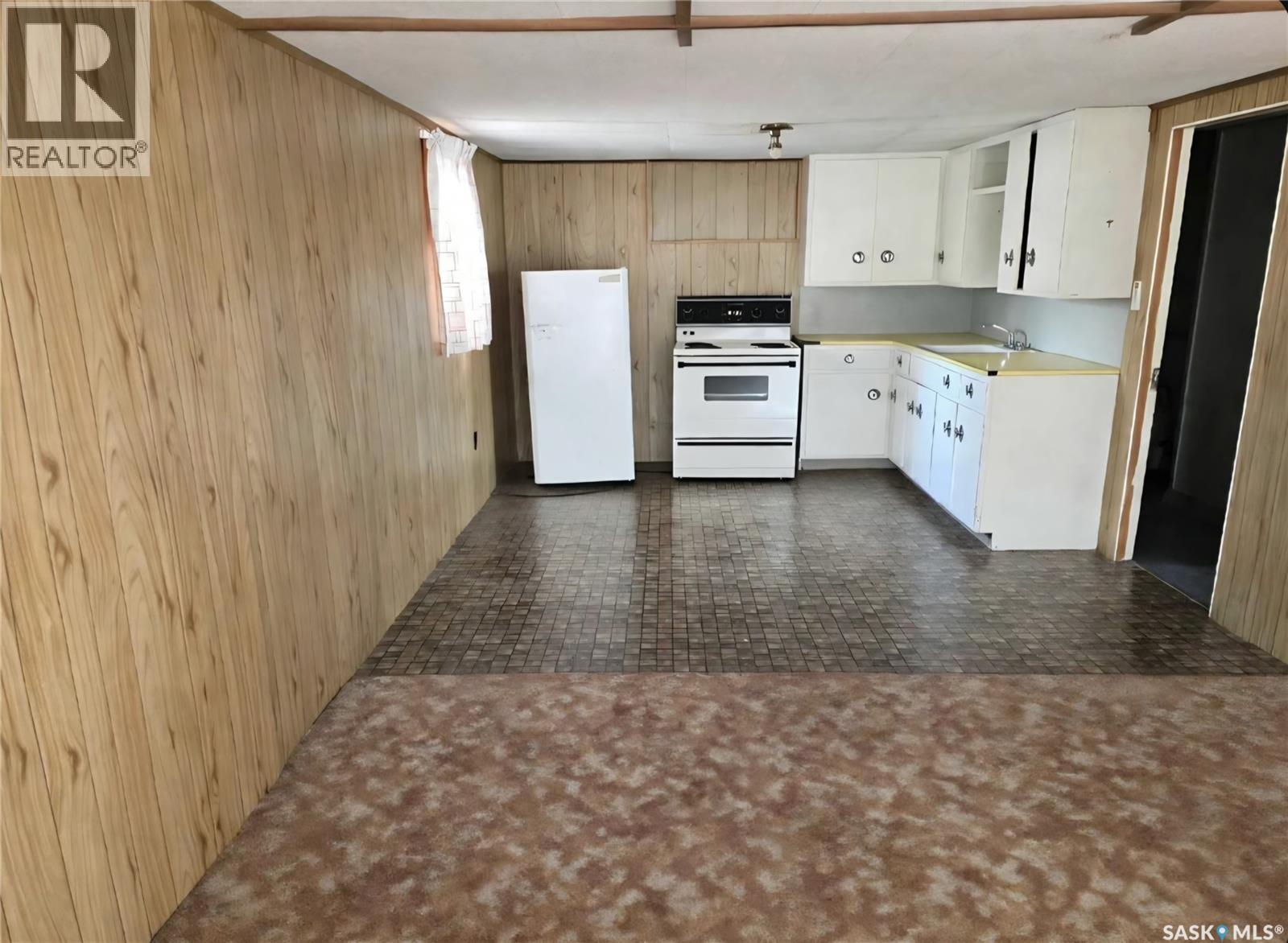 805 4th Street E Property Photo 7