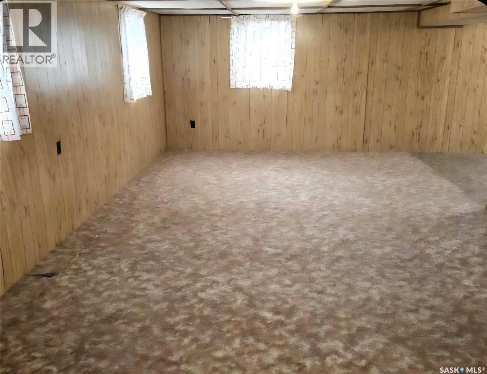 805 4th Street E Property Photo 8