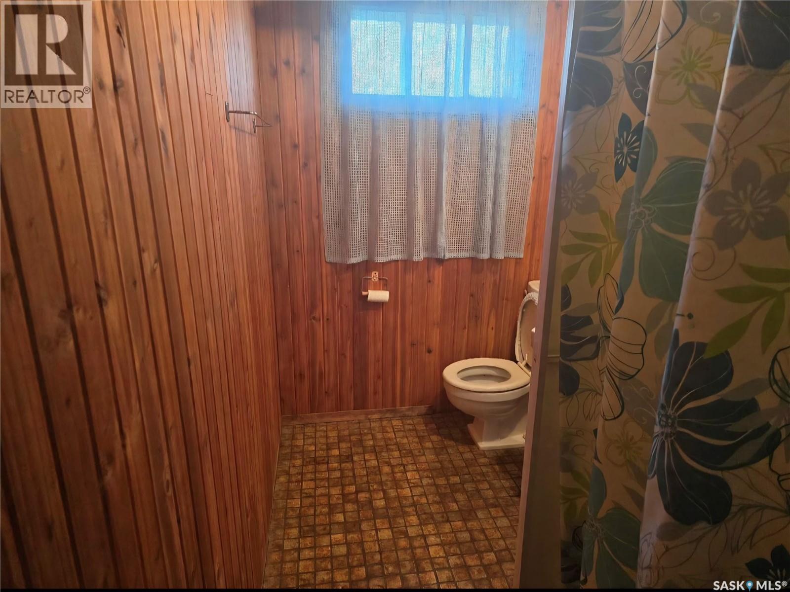 805 4th Street E Property Photo 9